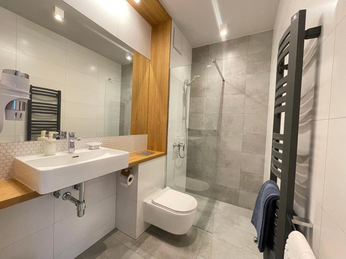 Aparthotel Anchoria Holiday Honest-Serwis Mechelinki Exteriör bild
