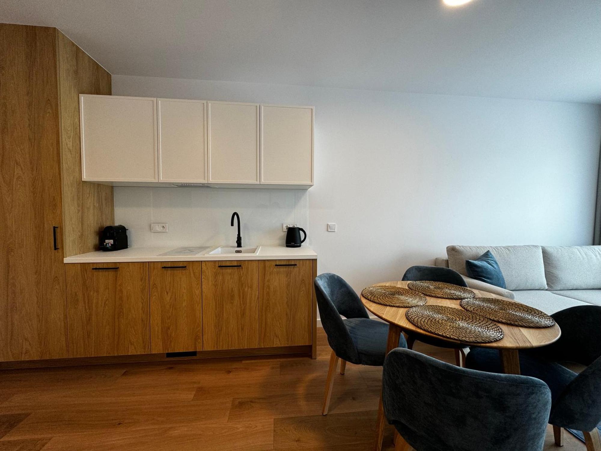 Aparthotel Anchoria Holiday Honest-Serwis Mechelinki Exteriör bild
