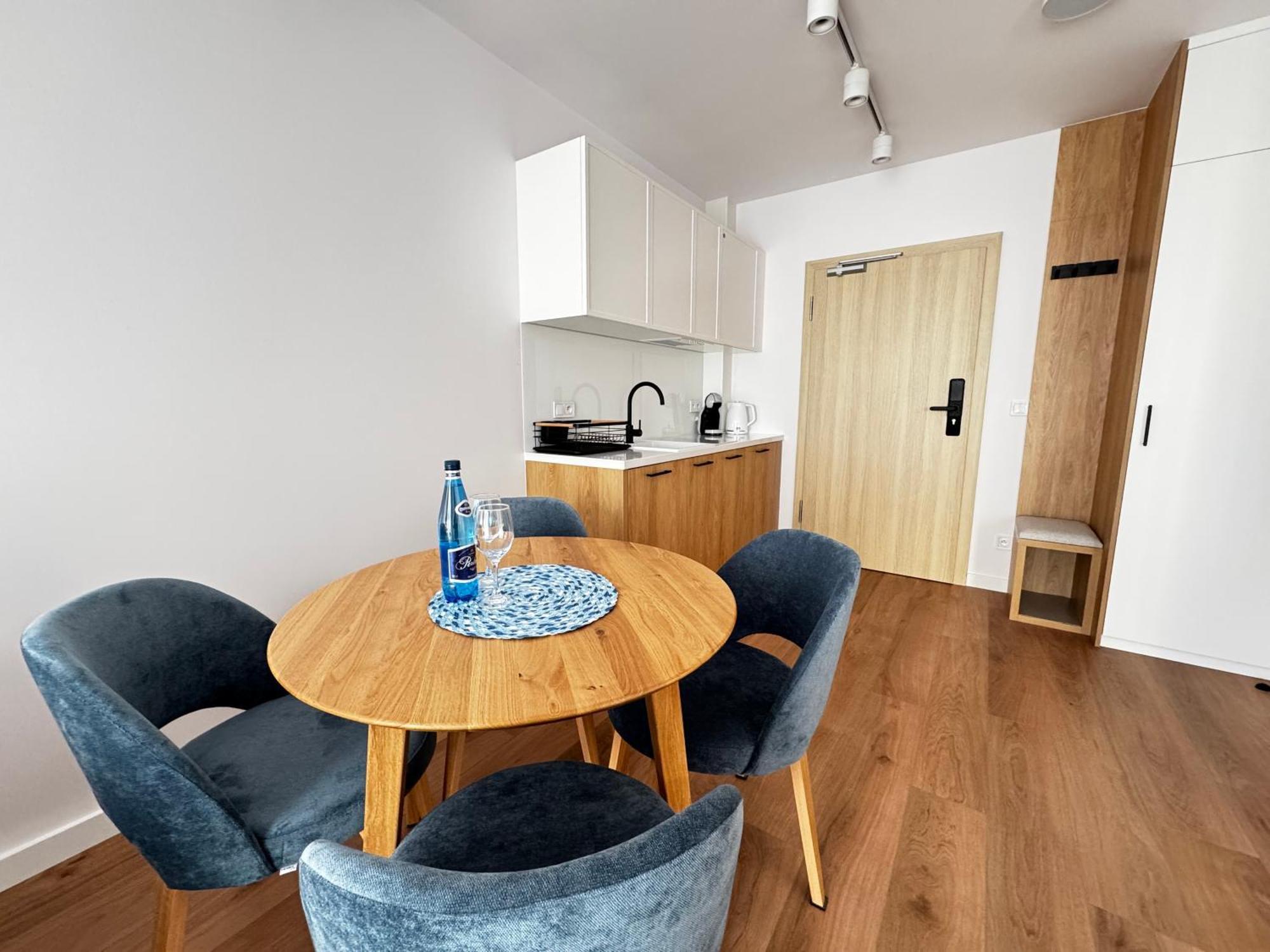 Aparthotel Anchoria Holiday Honest-Serwis Mechelinki Exteriör bild